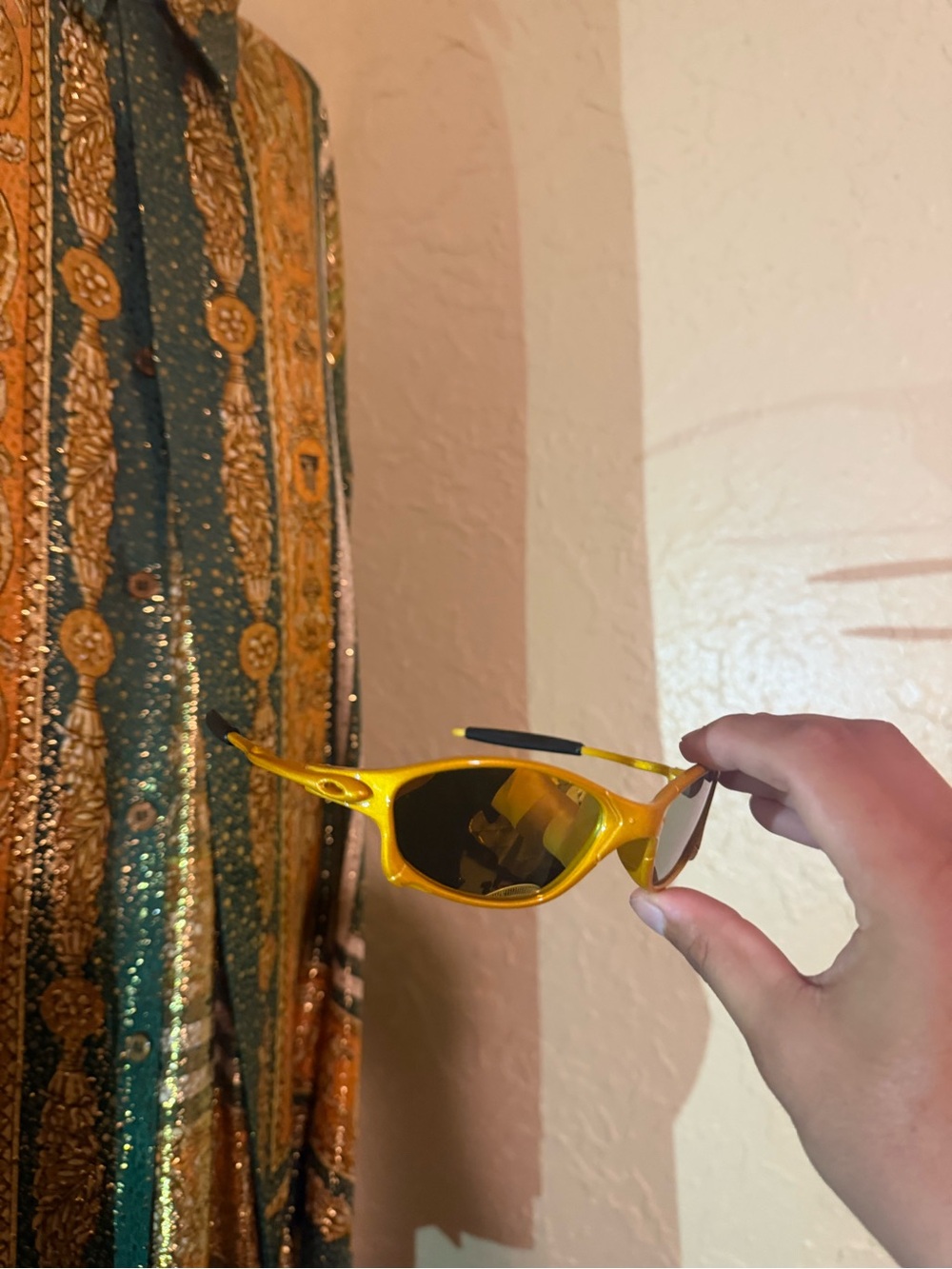 Sporty Yellow Men's Sunglasses with Brown Lenses Oakley